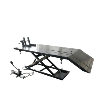 Подъемник для мотоциклов и квадроциклов 680 кг KraftWell KRW680MQ, пневмогидравлический