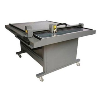 Режущий плоттер Vektor HC-1512